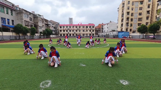 <a href="https://mp.weixin.qq.com/s/BIuItd2COOOU3LyxZOuLAw">青春起舞，悦动鄂州！鄂州中小学校园集体舞作品展播（五）</a>